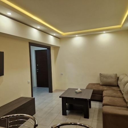 Comfortable Apartment In The Centre Of Yerevan 002 Exterior foto